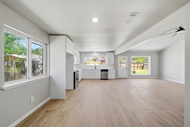Photo - 7530 Millbrae Ln