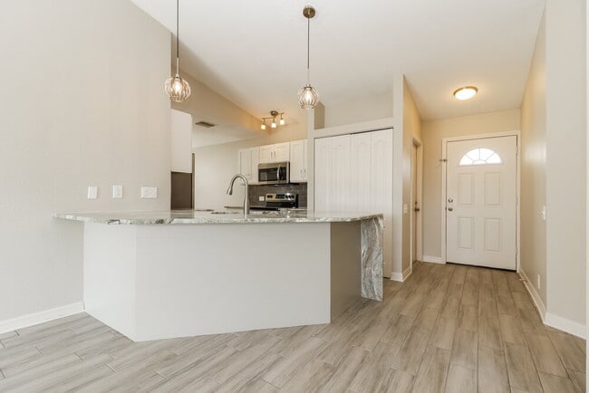 Photo - 10329 Midstate Ave