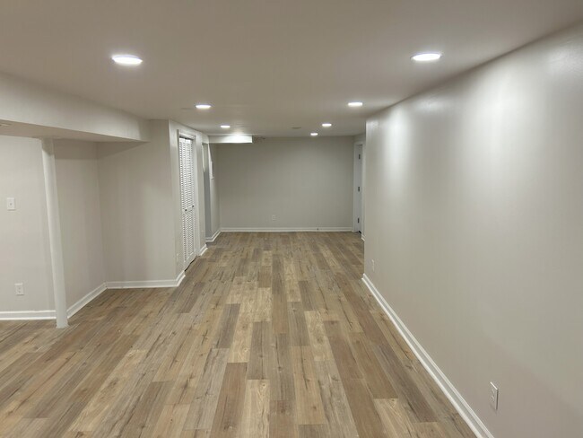 Photo - 2620 Thornhill Rd NW