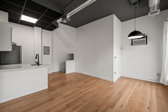 Photo - 435 N Washington Ave