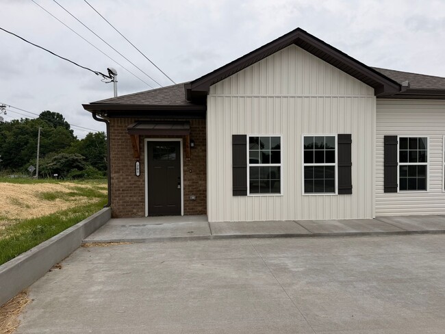 Building Photo - New Construction 2 Bed 2 Bath Duplex in Shelbyville