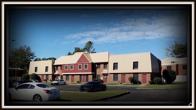 Building Photo - Bowmanor Garden Apartments