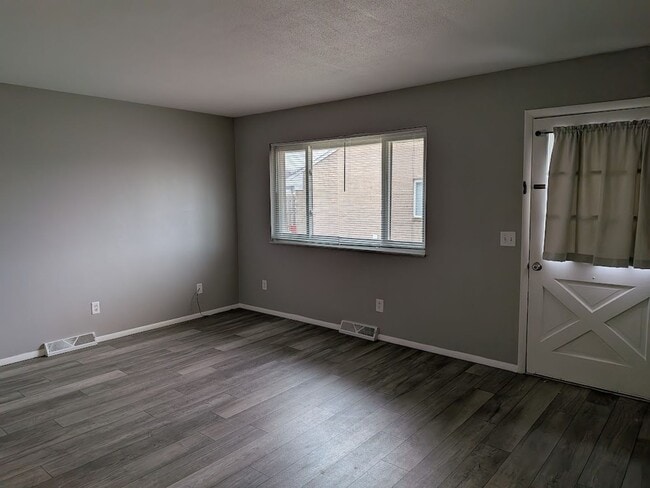 Photo - Daggett854 Unit 2