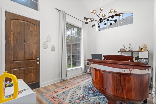 Photo - 13917 Fallsprings Way