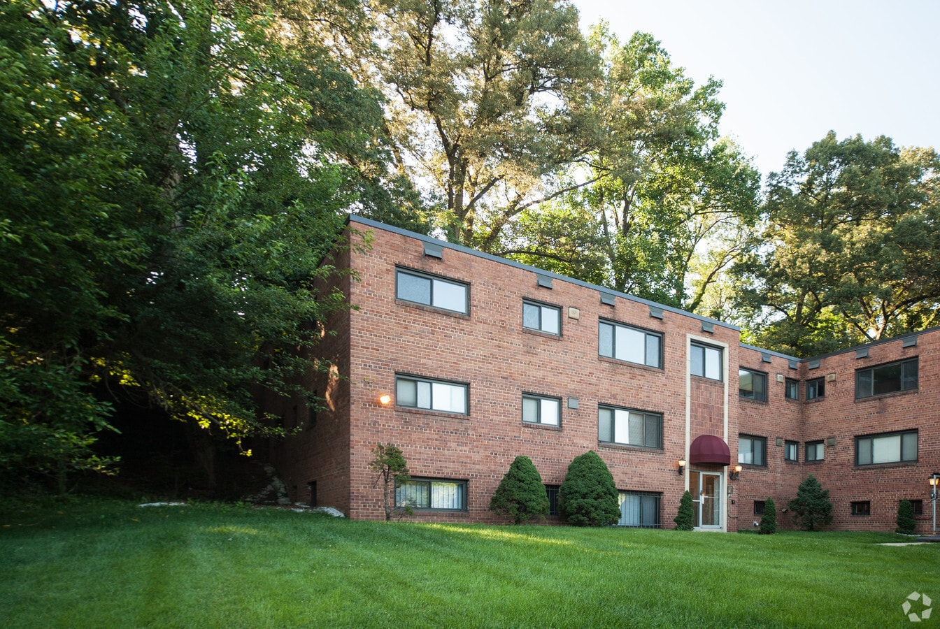 The Darlene - The Darlene Apartments