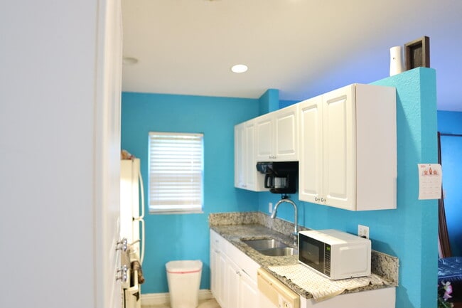 Photo - 2122 E Ridge Circle East