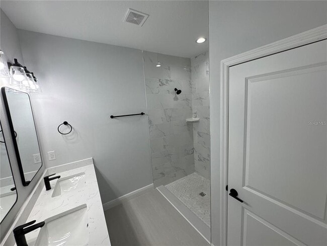 Photo - 7114 Sunnybrook Blvd