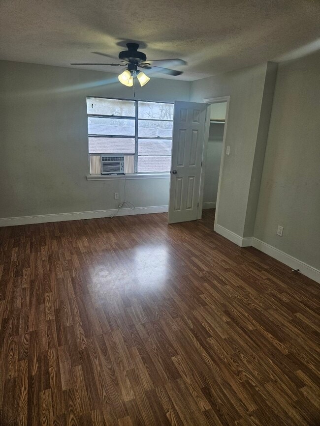 Building Photo - 1306 Heights St