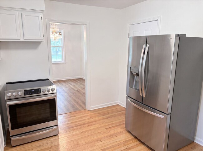 Photo - 3980 Renwal St
