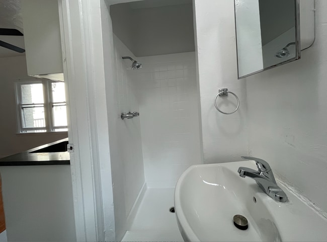 Photo - 1617 Normandie Ave Unidad 208