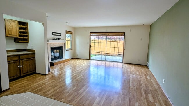 Photo - Spacious 3 Bedroom Townhome in Small Complex