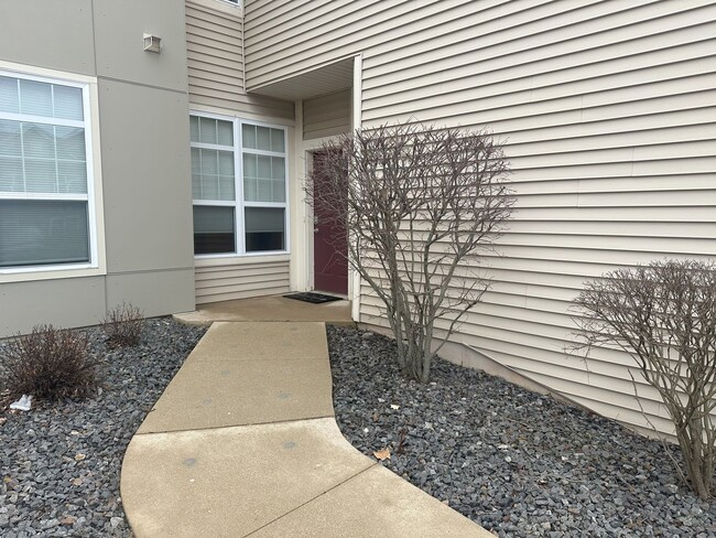 Charming 2-Bedroom, 2-Bath Lower Condo in ... - Charming 2-Bedroom, 2-Bath Lower Condo in ...