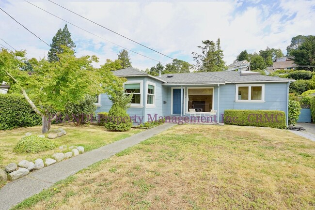 Building Photo - COMING SOON! One Level Tam Valley Home wit...