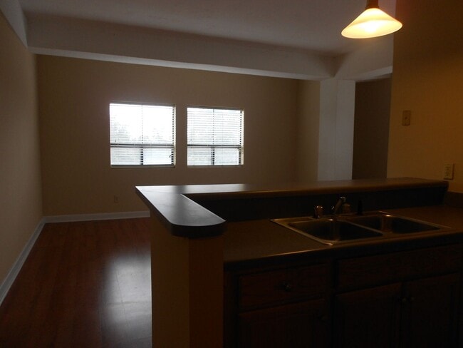 Photo - Cozy 2 Bedroom Apartment - Walk to UGA Cam... Unit 604