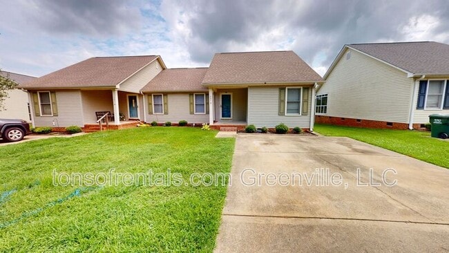 Building Photo - 121b Hipps Ave