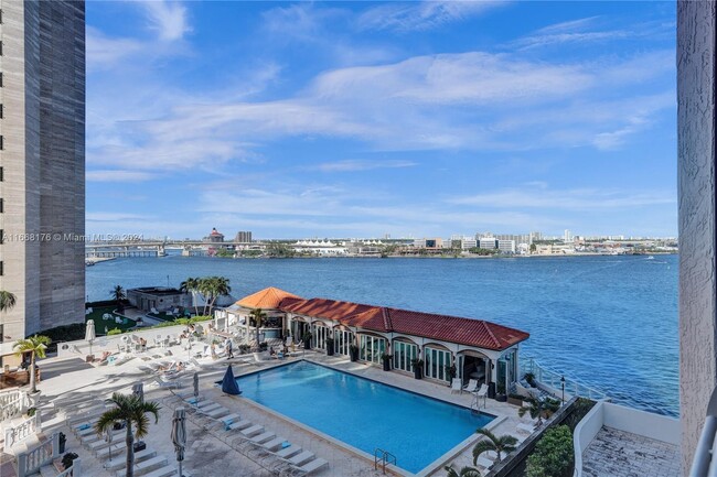 Photo - 335 S Biscayne Blvd Condominio Unidad 1008