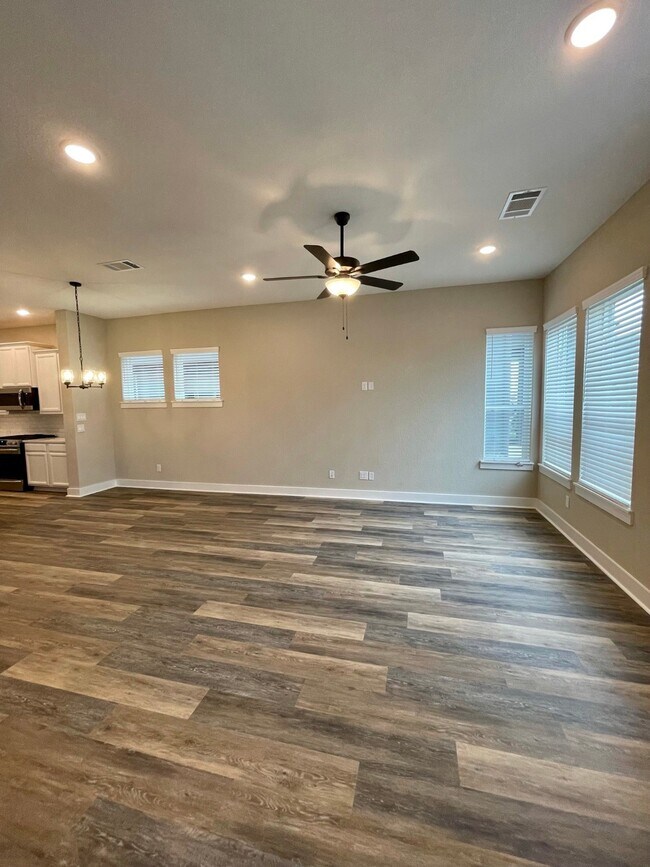 Photo - 18607 Courteous Wy