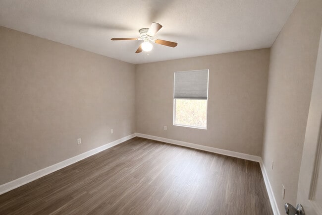 Photo - 4708 Golfview Blvd