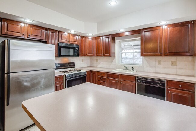 Photo - Three Bed Point Breeze Townhome
