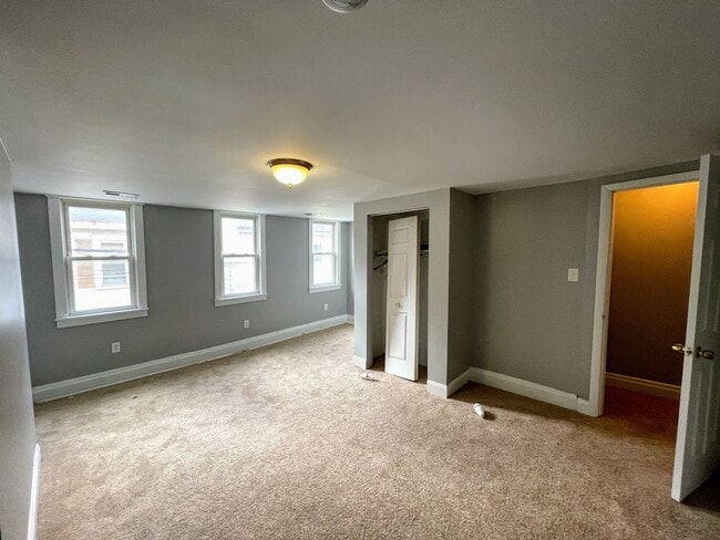 2 or 3 bed 1.5 bath - Southside flats, was... - 2 or 3 bed 1.5 bath - Southside flats, was... House