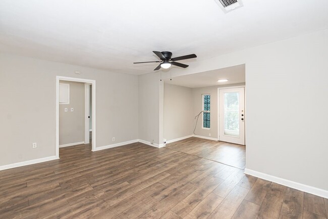 Photo - 2523 S Broadway St