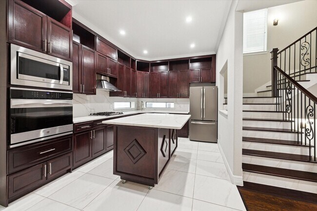 Photo - 1620 W 24th St