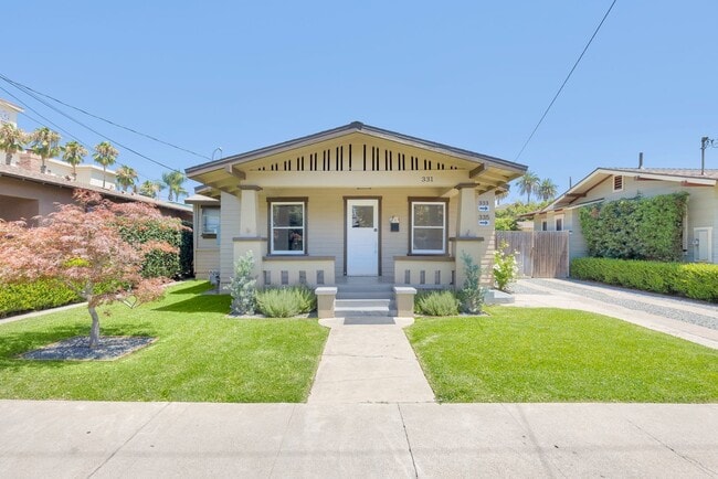 Building Photo - 3 Bedroom, 1 Bathroom Home – Ideal for Stu...