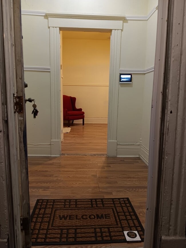 Photo - 1115 E Bluff St