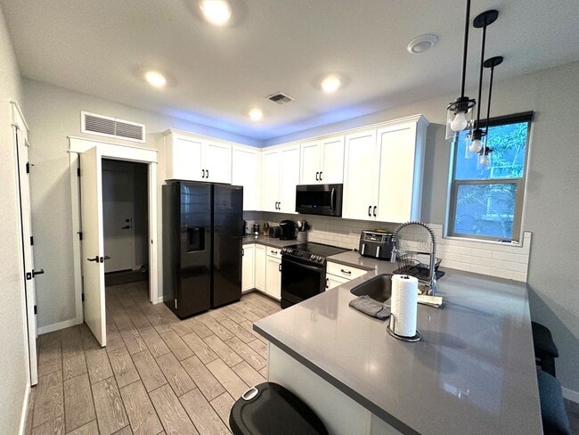 Photo - 4 bed 2.5 bath townhouse in The Crossings