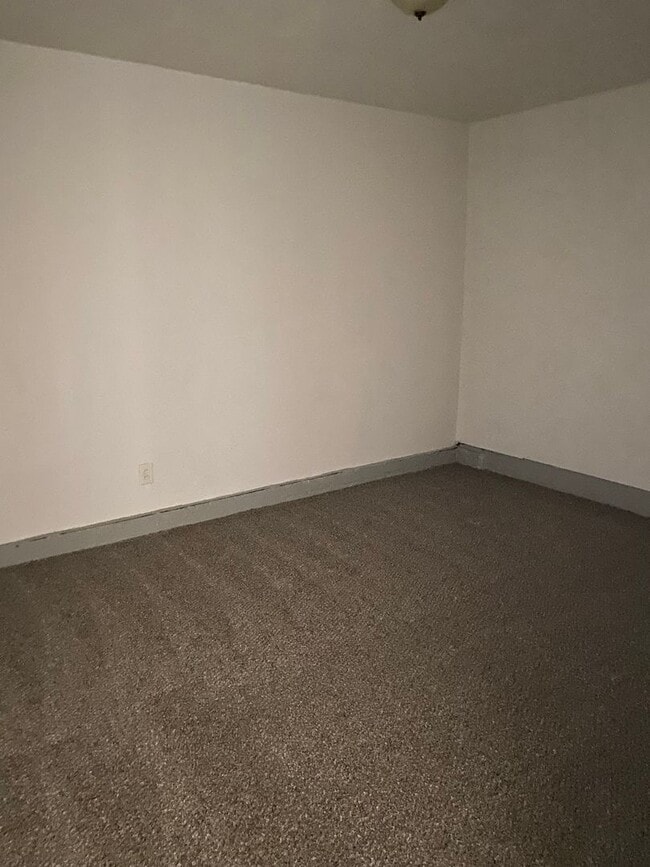 Photo - LIMITED TIME**NO APPLICATION FEE**1/2 OFF ...