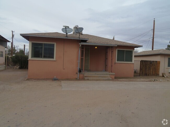 Building Photo - Clean 2 Bedroom, 1 Bath Home for Rent