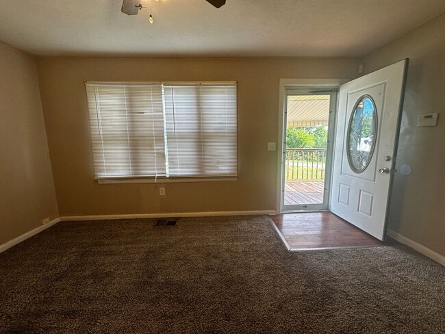 Photo - Two Bedroom-One Bath for rent in Morristown