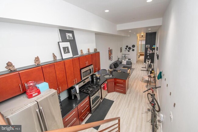 Building Photo - 1538 Ogden St Unit 1B