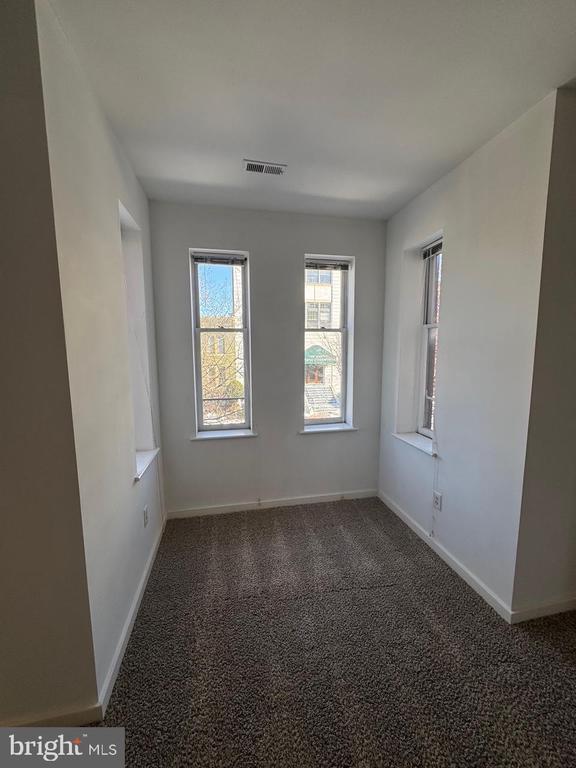 Photo - 526 8th St NE