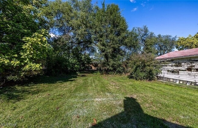 Photo - 353 S Maple St