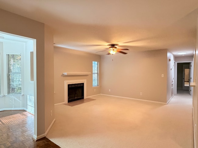 Photo - 6140 Gray Gate Ln Unidad E