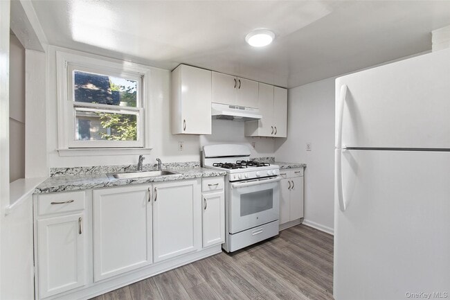 Photo - 36 Anderson Rd Unidad 2nd floor