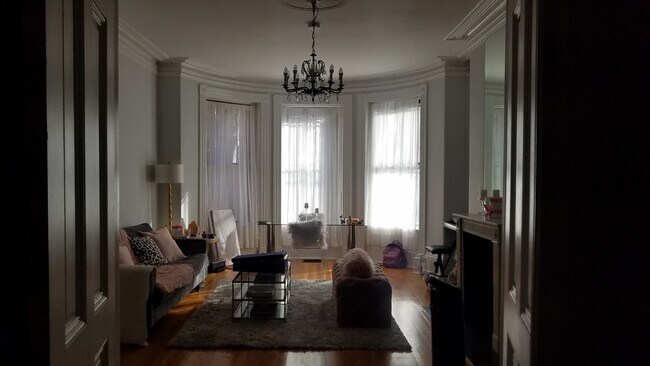 Photo - 429 Marlborough St Unidad 2