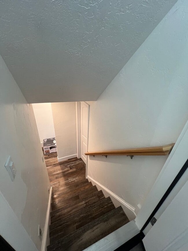 Building Photo - 424 W 1700 N Unit Downstairs Complete