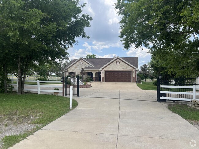 Building Photo - 1661 FM93 Rental