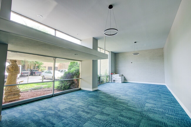 Photo - 7250 N Western Ave