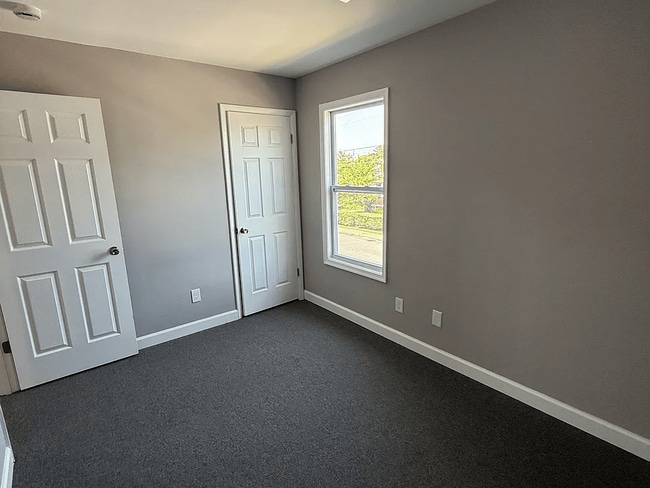 Photo - 211 Sollers Point Rd