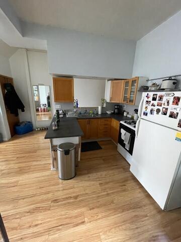 Kitchen - 605 N 11th St Unit 2F