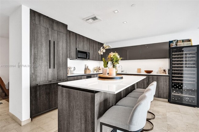 Photo - 88 SW 7th St Unidad 2210