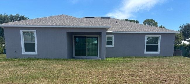 Photo - 614 Castaways St NE