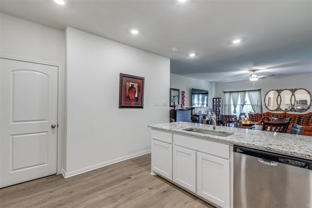 Photo - 206 Marsh Ln
