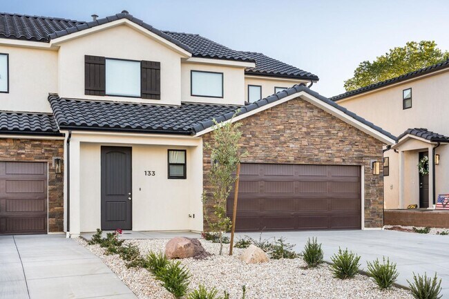 Photo - Beautiful 4 bedroom, 3.5 bathroom twin home in St George!