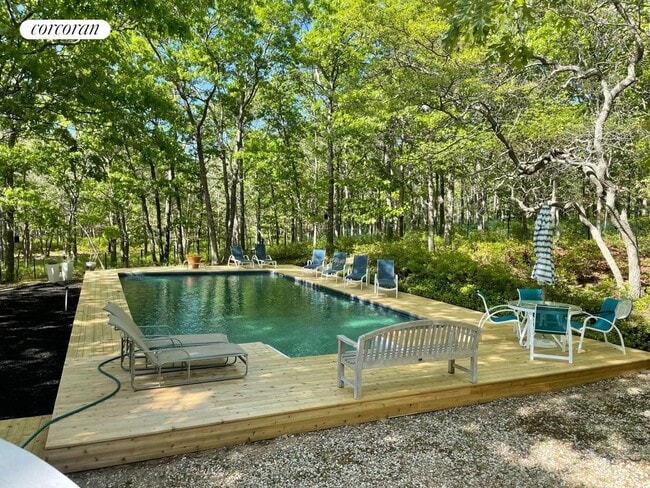 Photo - 19 Dongan Way