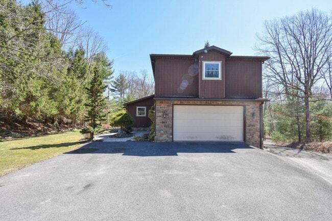 Photo - Luxury Living in the Country! 2 Car Heated Garage & More