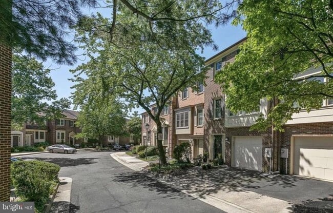 Building Photo - 3807 Usher Ct